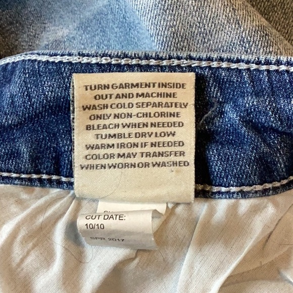 TORRID LIGHT WASH DISTRESSED PATCHED MID RISE SKINNY JEANS SZ 14 - Picture 7 of 12